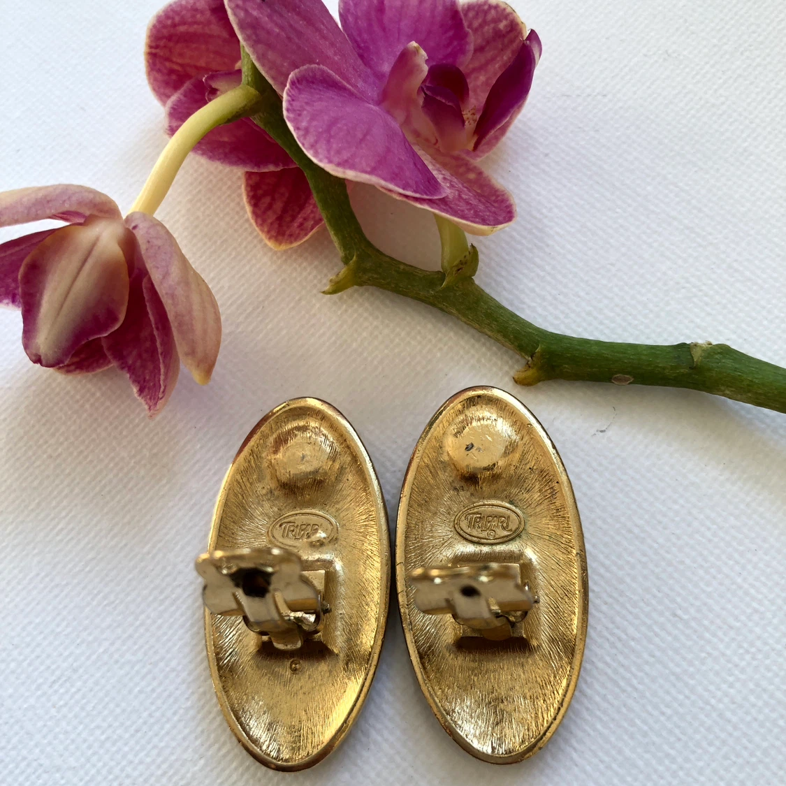 Trifari Oval Clip-On Earrings - photo 3