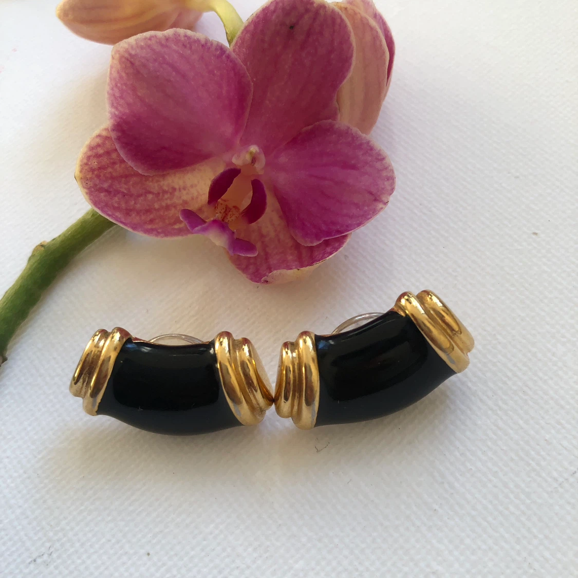 Monet Black & Gold Oval Stud Earrings