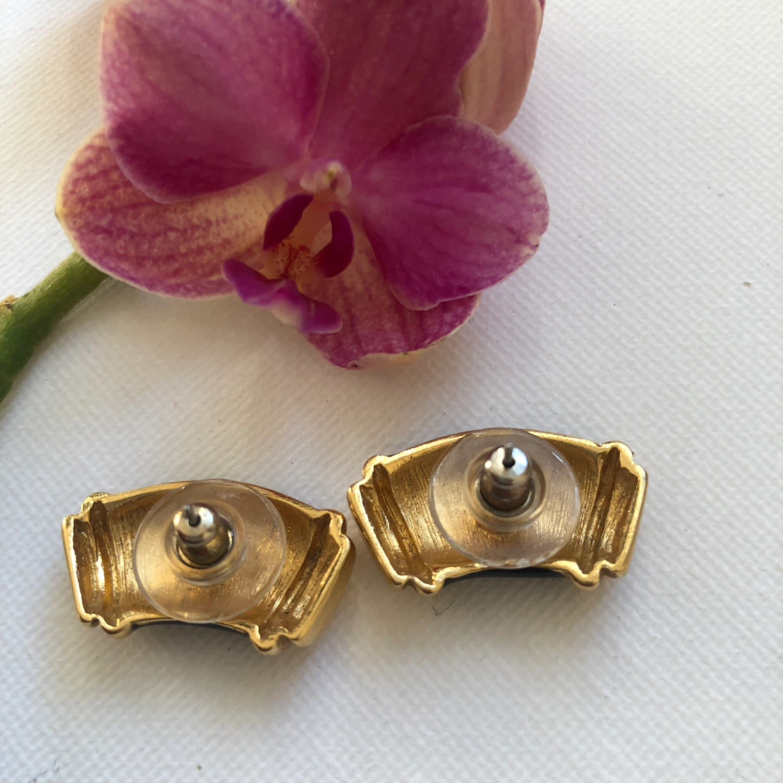 Monet Black & Gold Oval Stud Earrings - photo 3