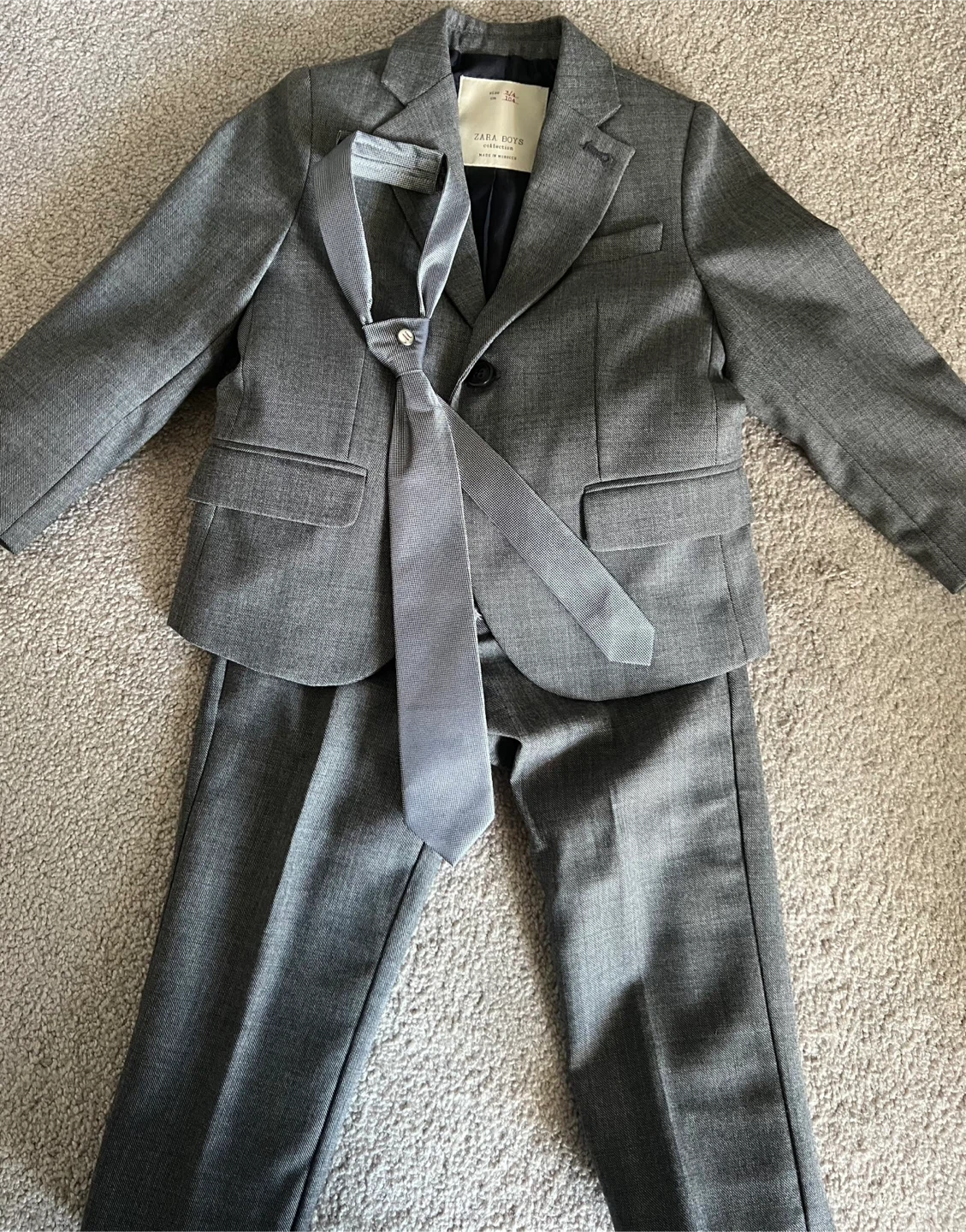 Zara Collection Boys Grey Suit with Tie - Size 3 - photo 3
