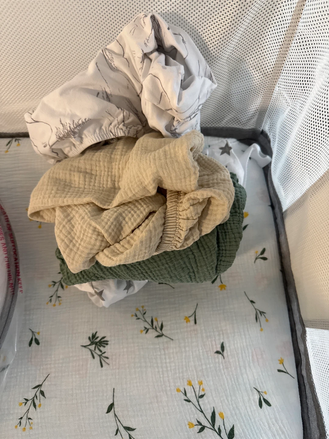 Portable Bassinet with Mattress and Bedding - photo 5