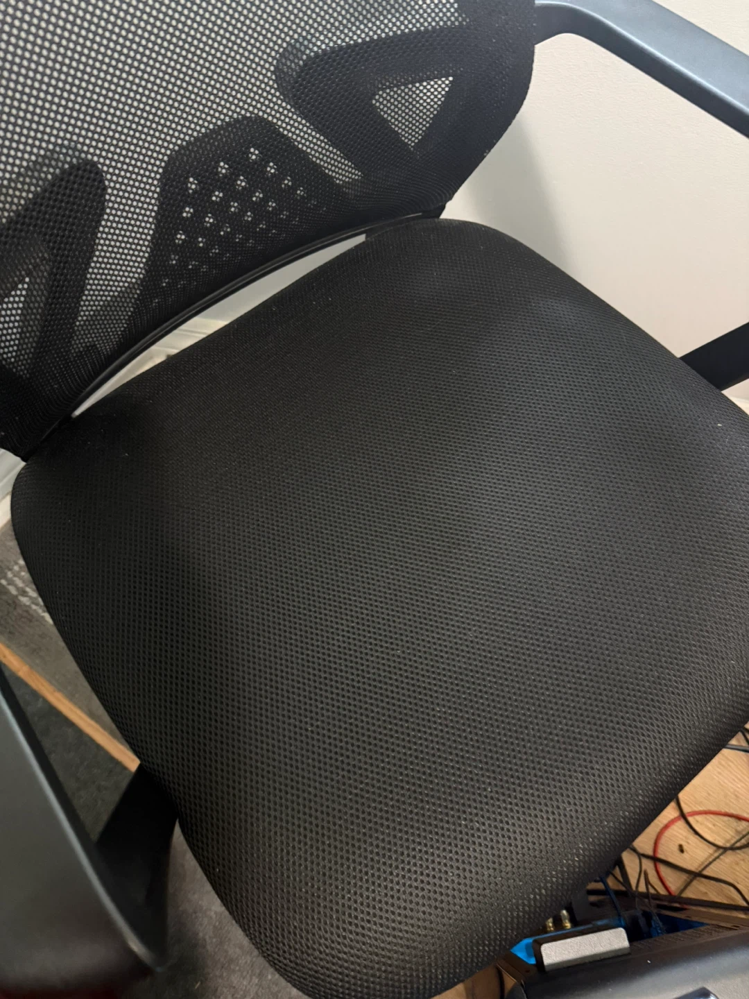 Black Mesh Office Chair - photo 3