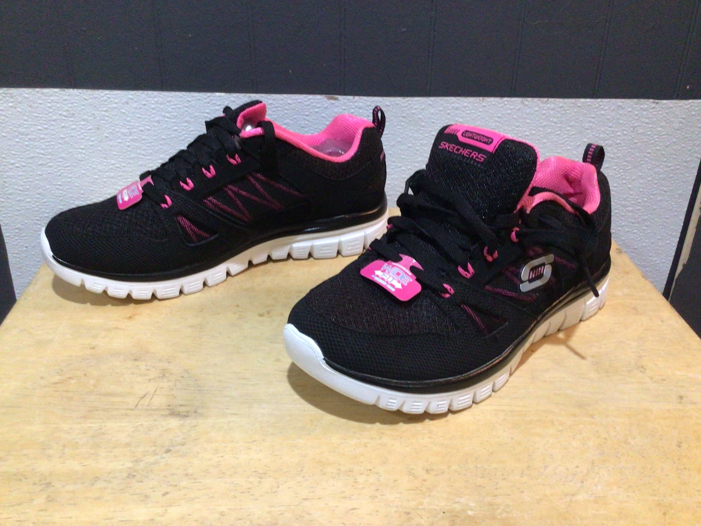Gym shoes… for women - photo 2