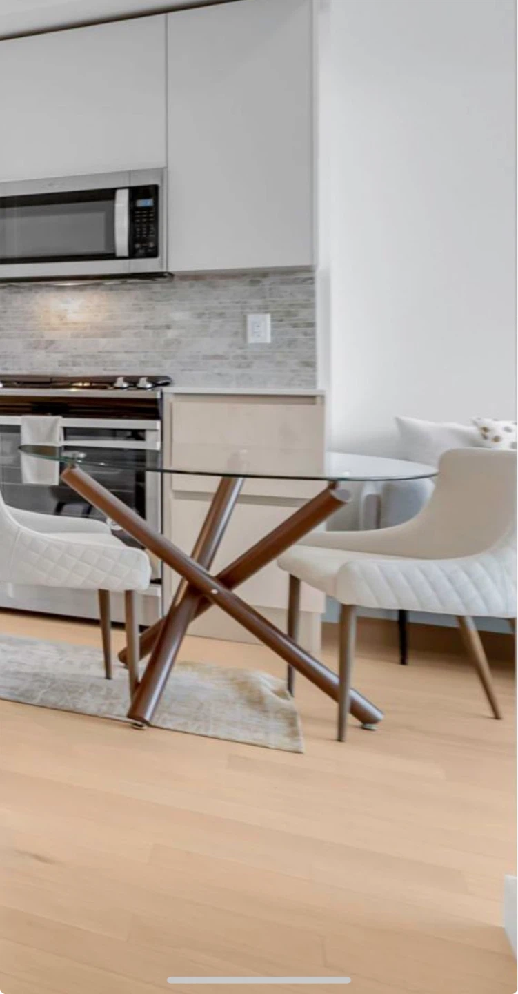 Round Glass Dining Table - photo 3