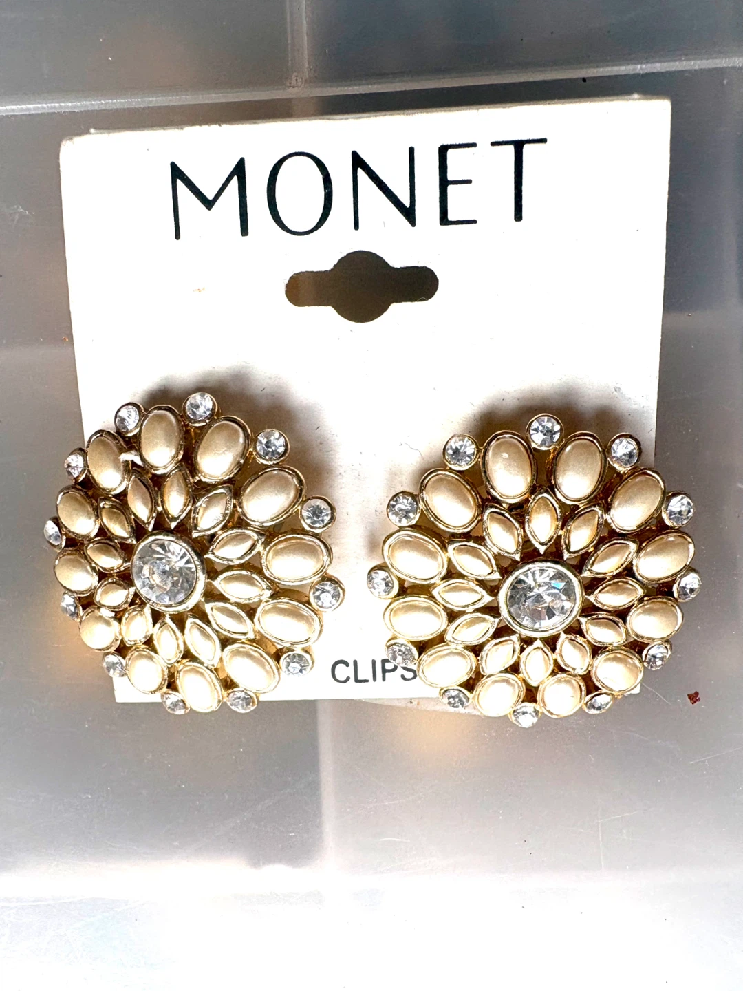 Monet gold pearl Clip-On Earrings, vintage jewelry - photo 3