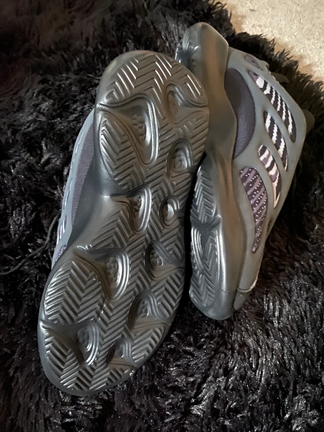 Adidas Yeezy 700 V3 "Mono Clays" Sneakers - photo 5