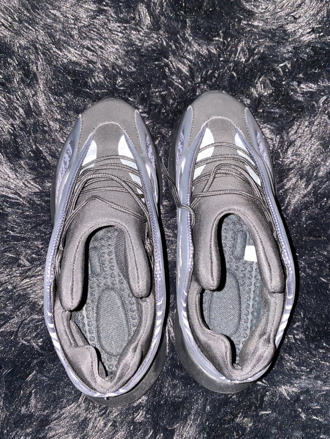 Adidas Yeezy 700 V3 "Mono Clays" Sneakers