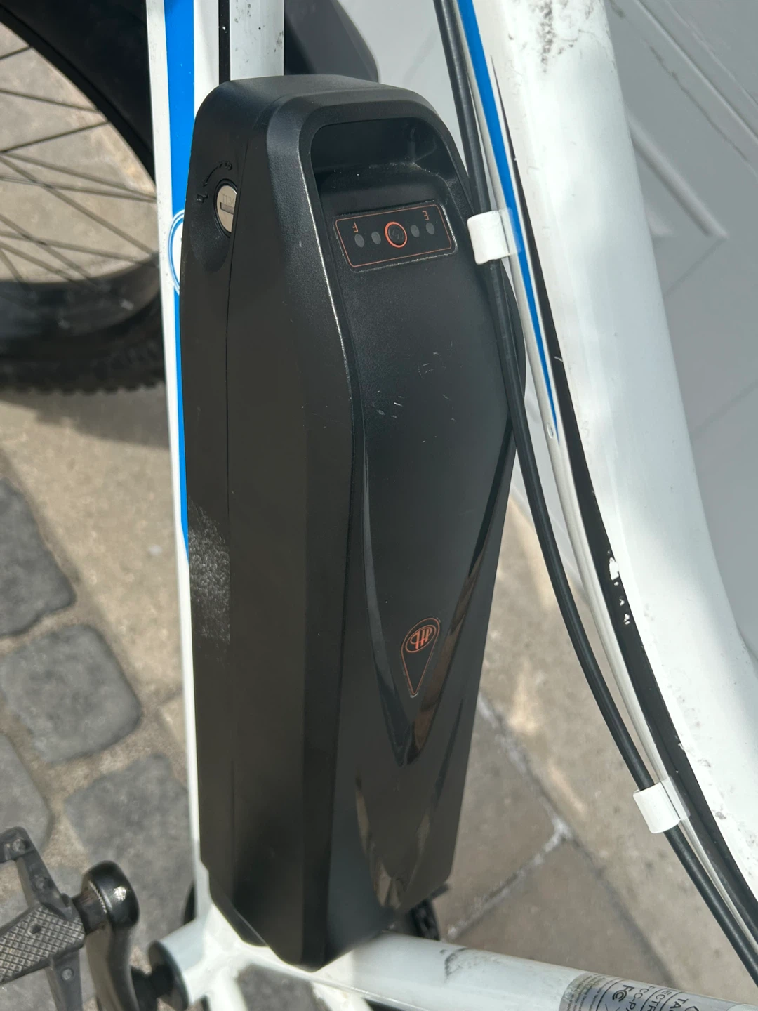 White Taurus 26 inch Electric Fat Bike - photo 4