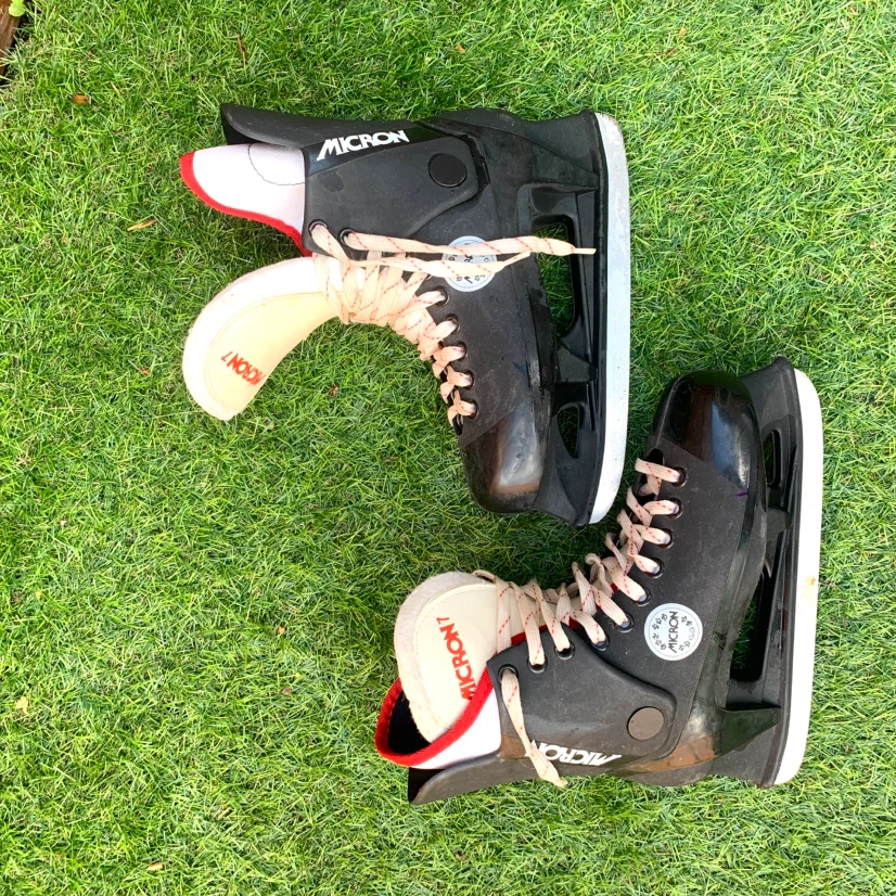 Ice Hockey Skates Adjustable Size 7-8 Black Micron 7