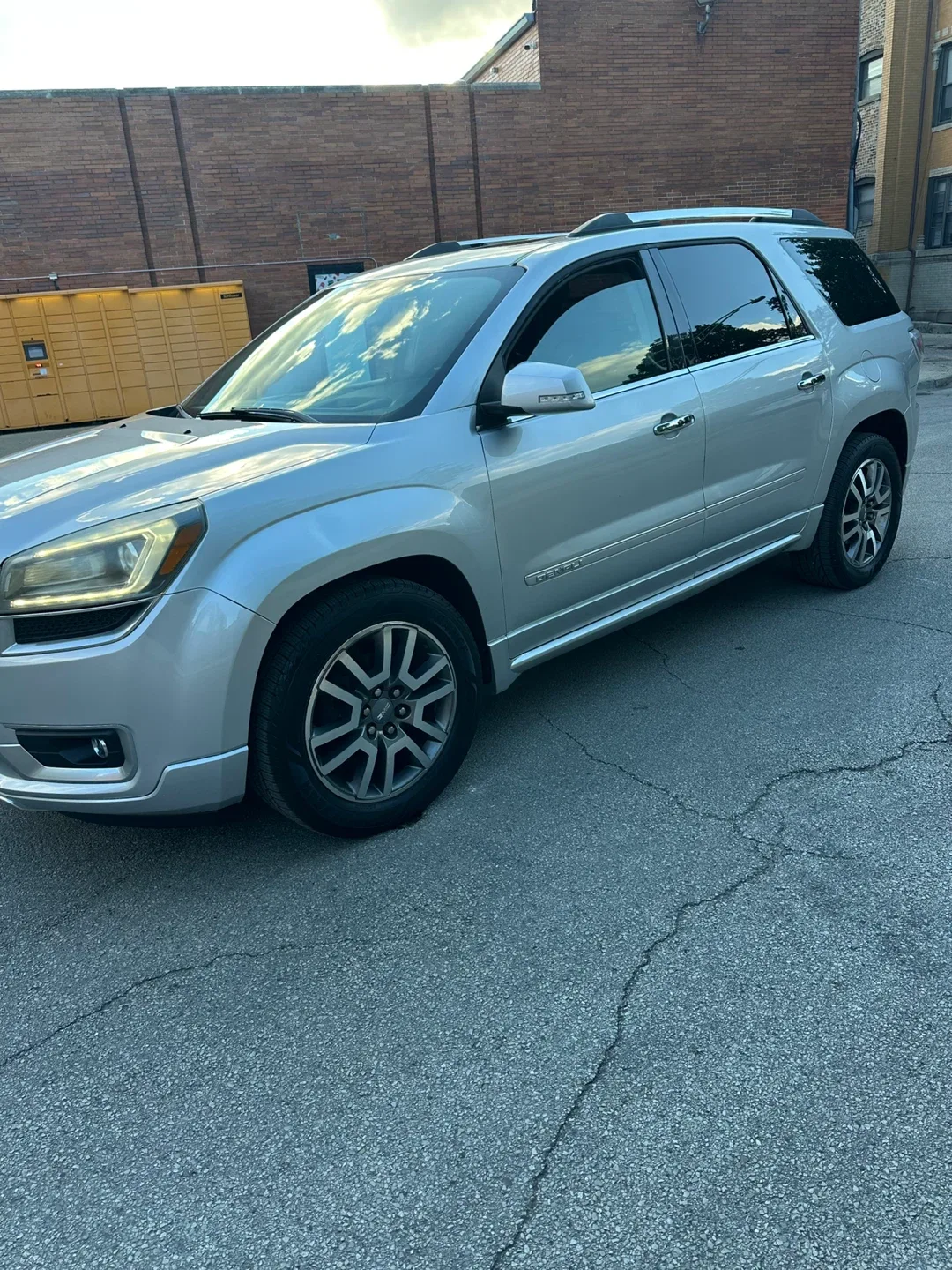 2015 GMC Acadia Silver SUV - photo 3