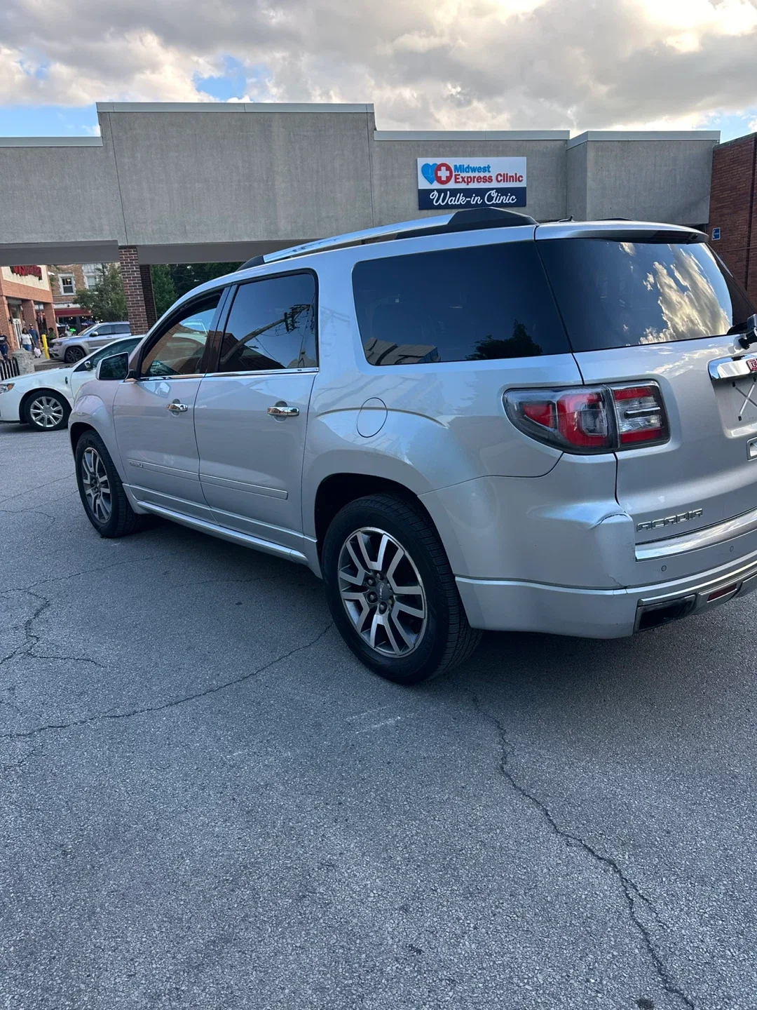 2015 GMC Acadia Silver SUV - photo 5