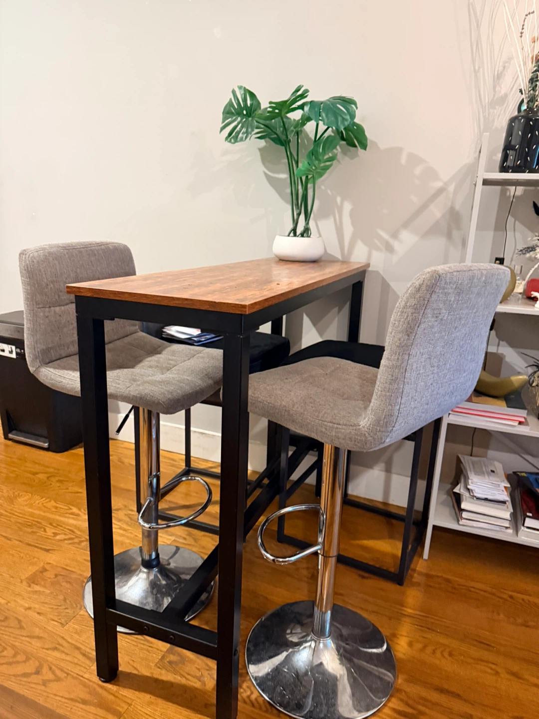 Bar Table and 2 Stools Set - photo 2