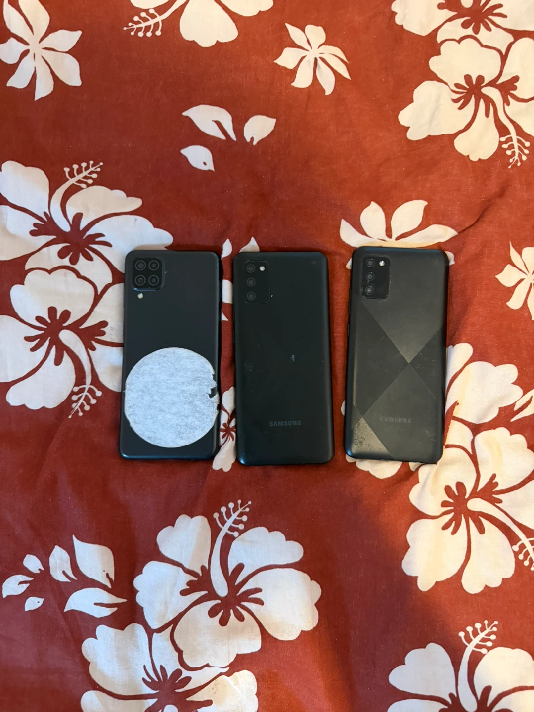 Lot of 3 Samsung Galaxy Phones for parts/repair - photo 2