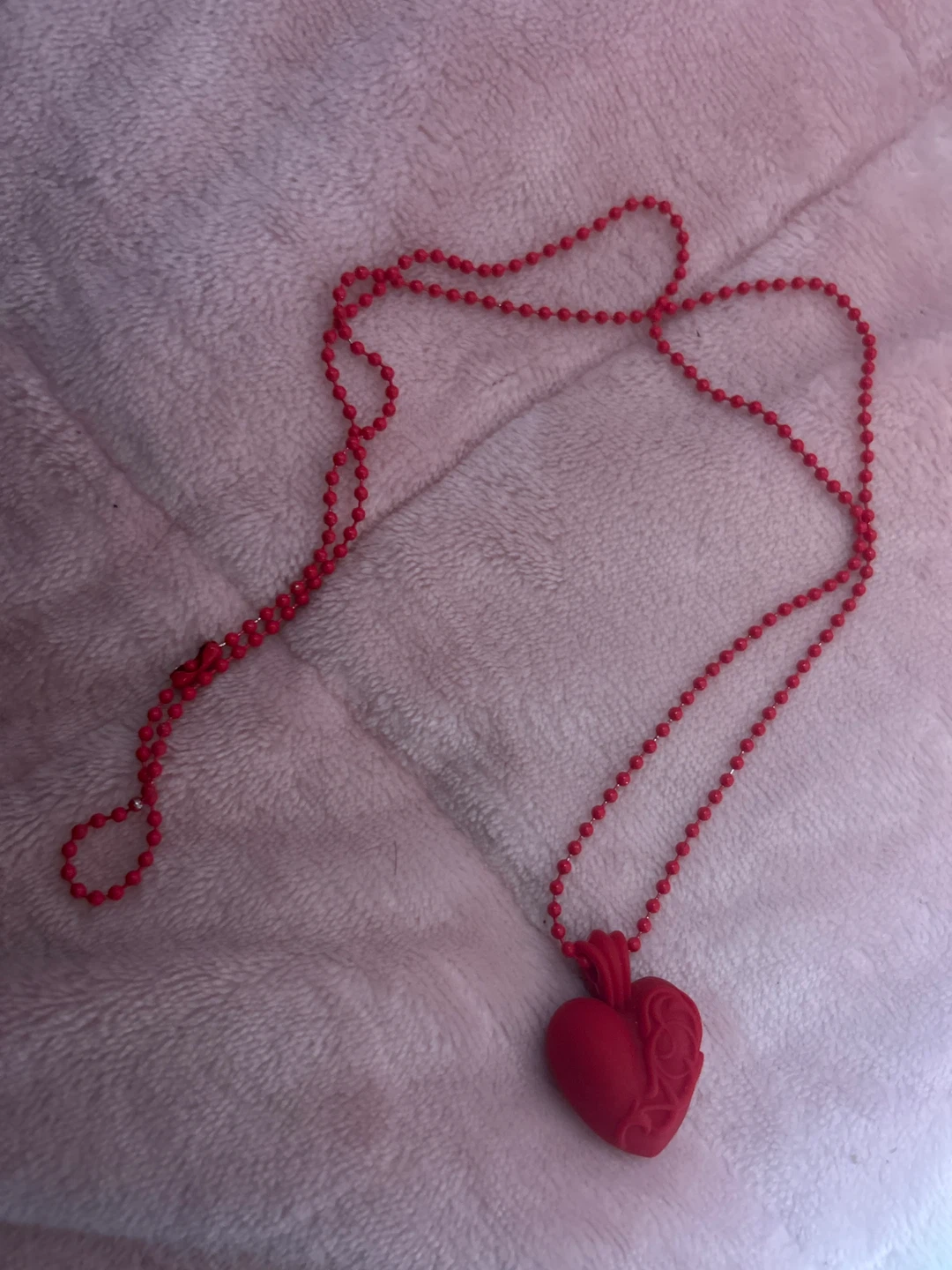 chrome hearts red silicone heart necklace - photo 2