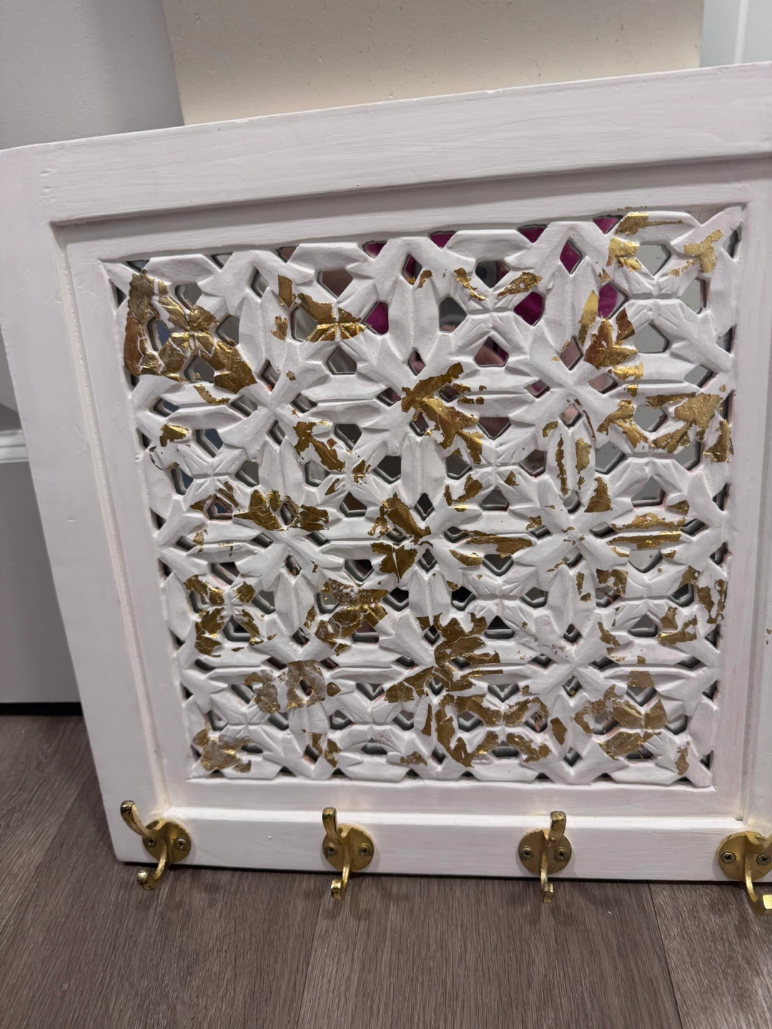White decorative key holder with gold accents - photo 4