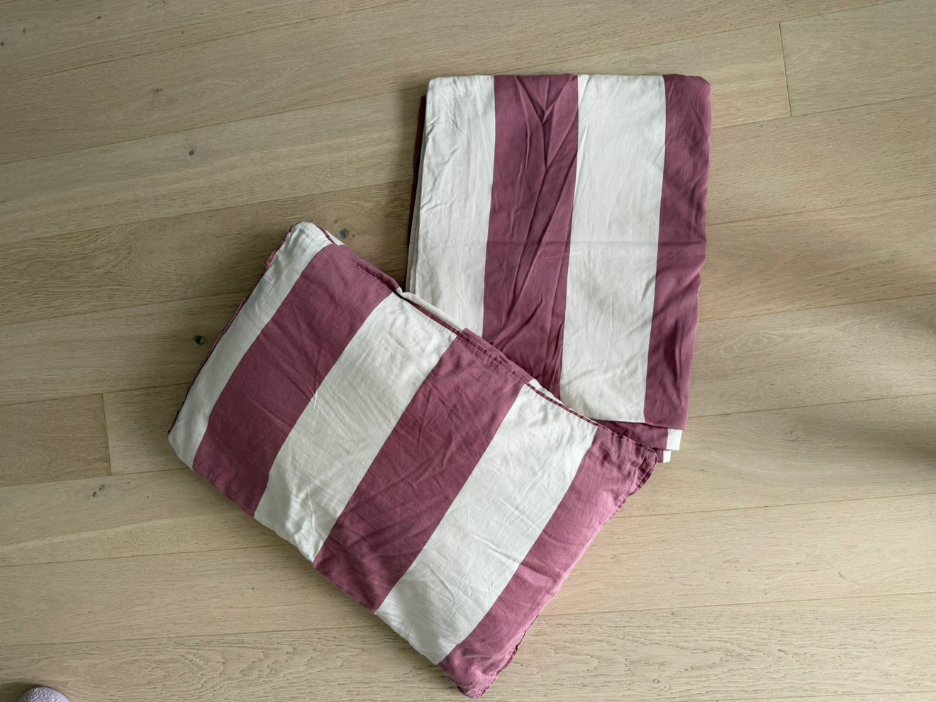 Striped Duvet Cover and Pillowcases Set