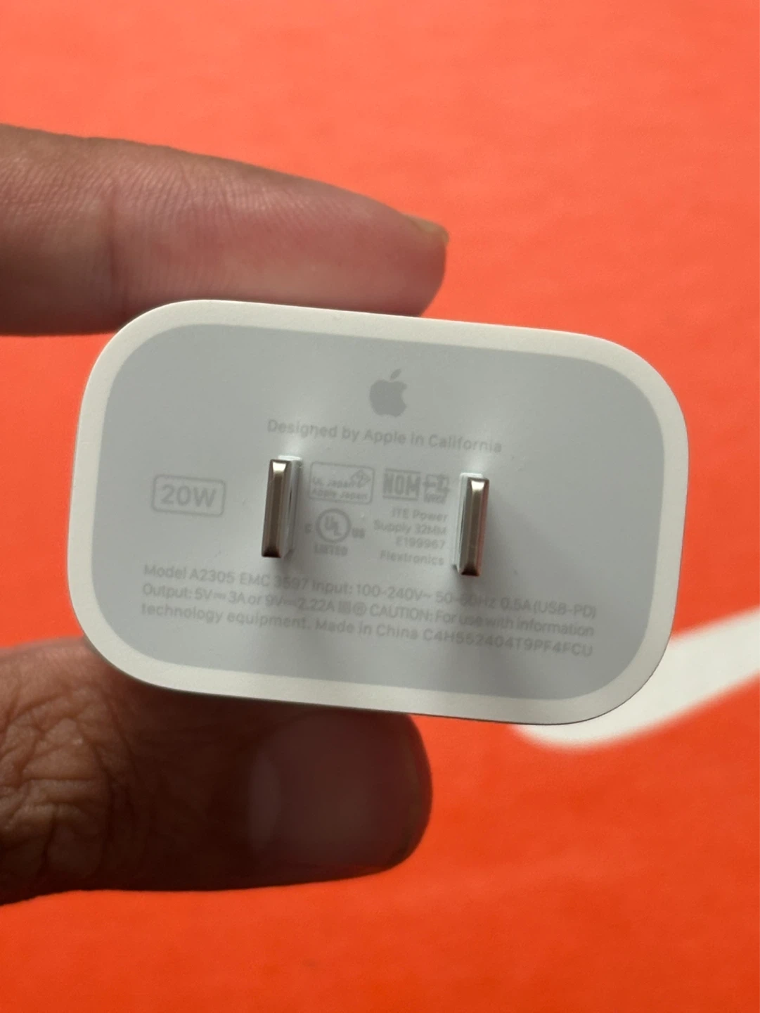 Apple 20W USB-C Power Adapter - photo 4