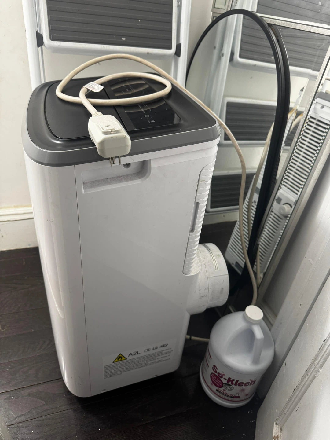 Frigidaire Portable Air Conditioner - photo 3