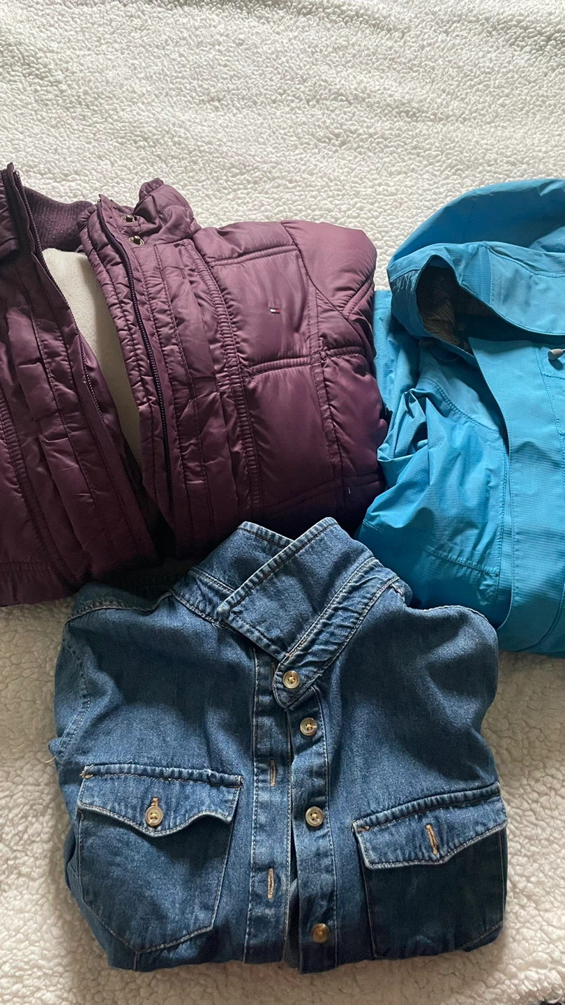 Girls- Tommy Hilfiger Puffer Jacket + 2 light jackets - photo 2