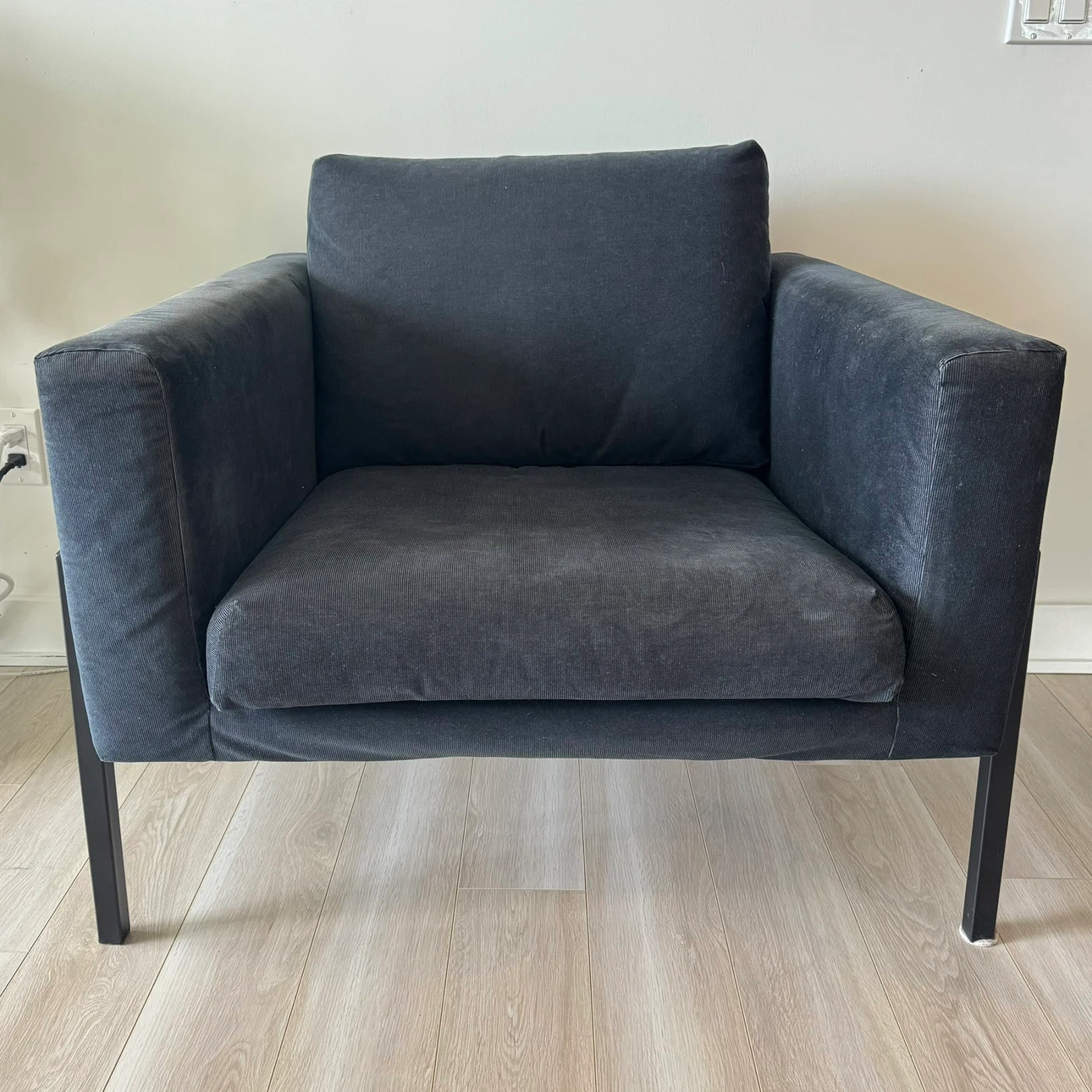 IKEA Koarp Arm Chair with 2 covers - photo 3