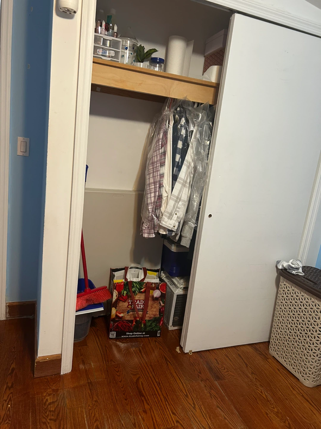 Rento un cuarto $1,000