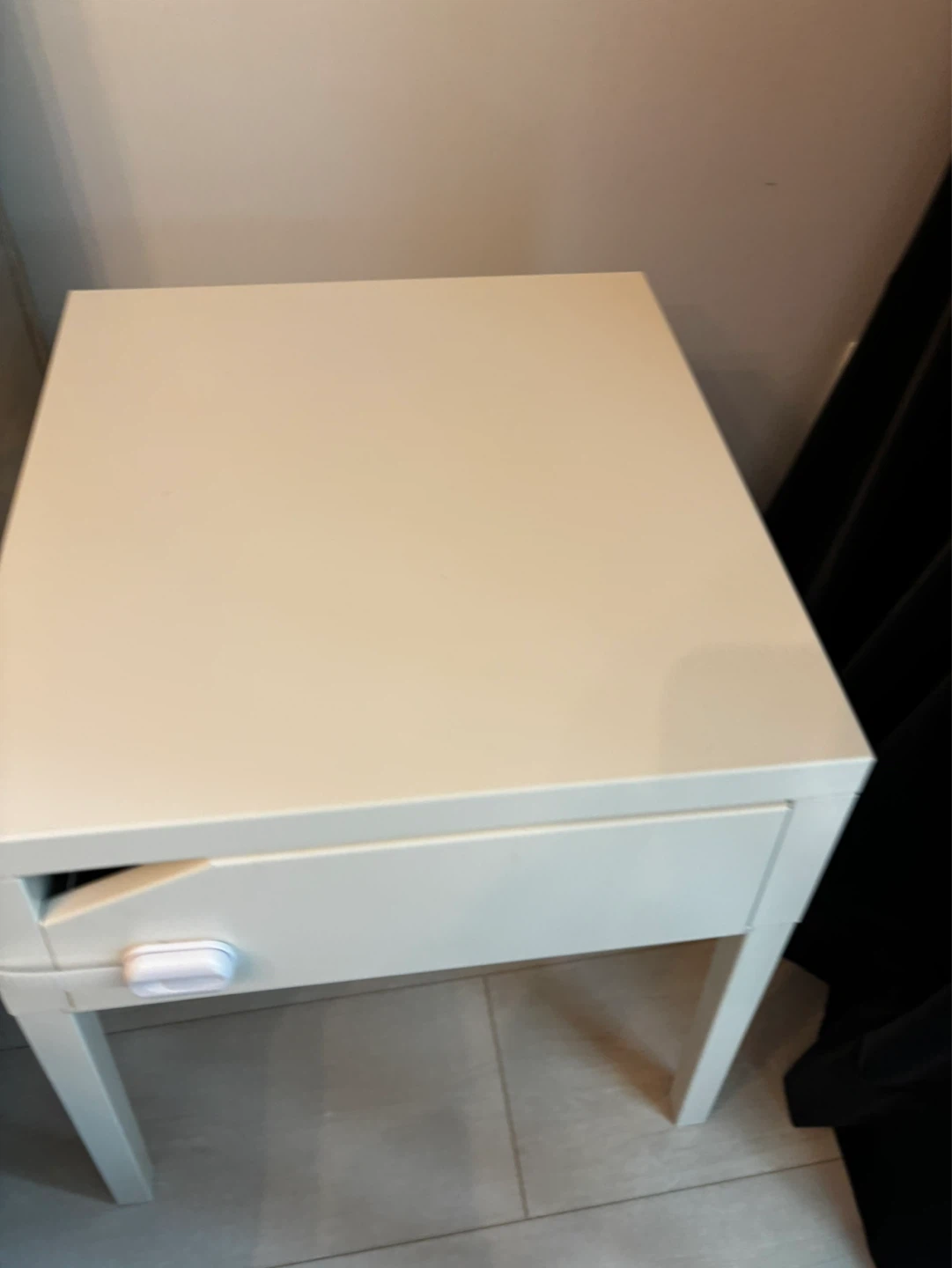 White Metallic Bedside Table with Drawer - photo 2