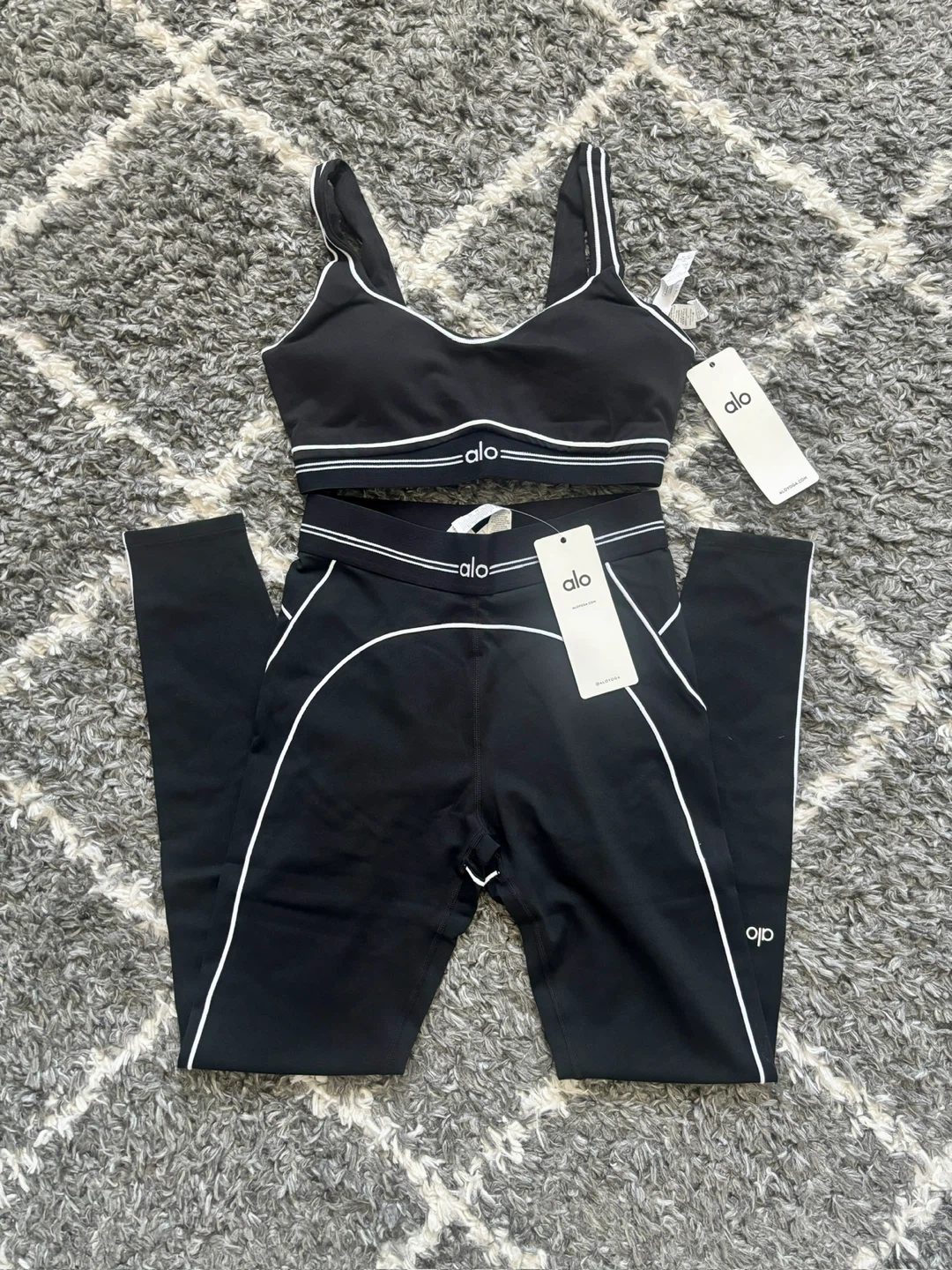 Alo Yoga Set