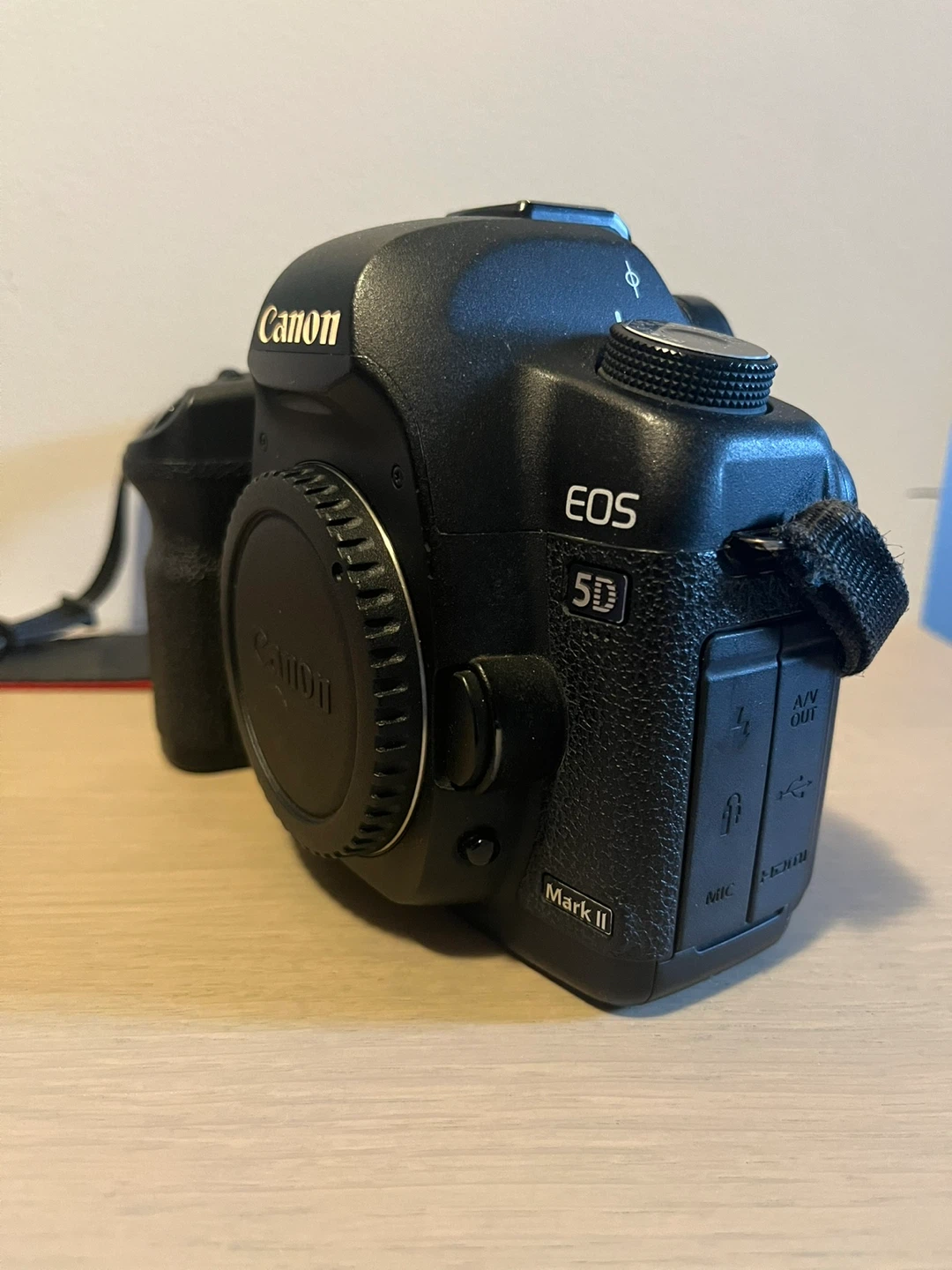 Canon EOS 5D Mark 2 body only - photo 2