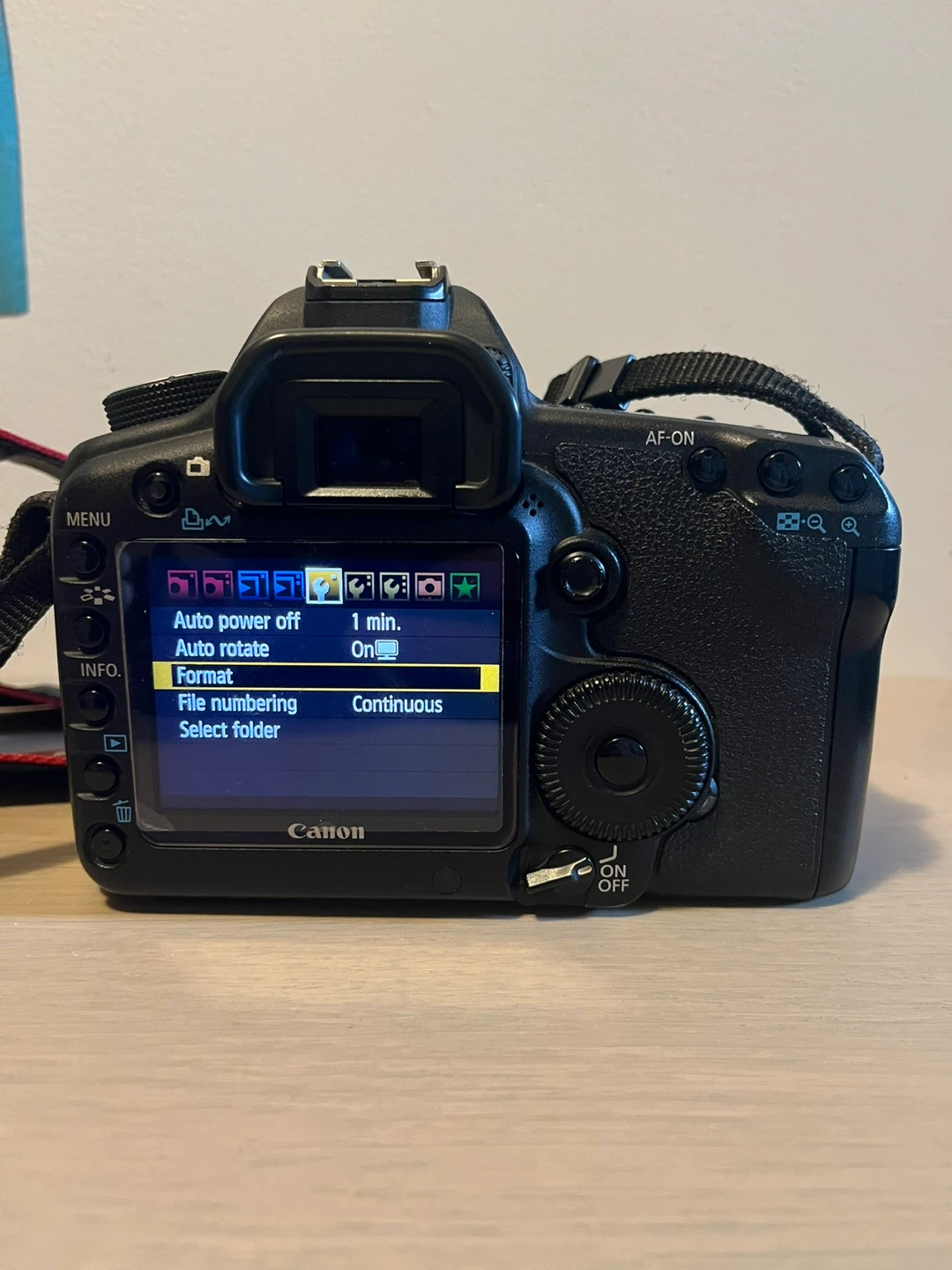 Canon EOS 5D Mark 2 body only - photo 4