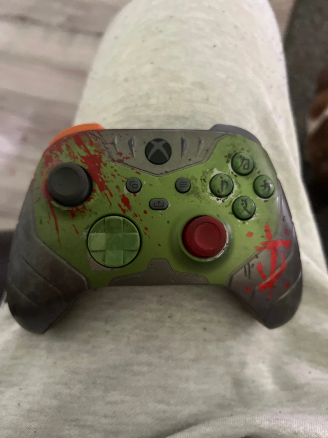 Xbox One S with Doom Dark Ages Limited Edition controller - photo 4