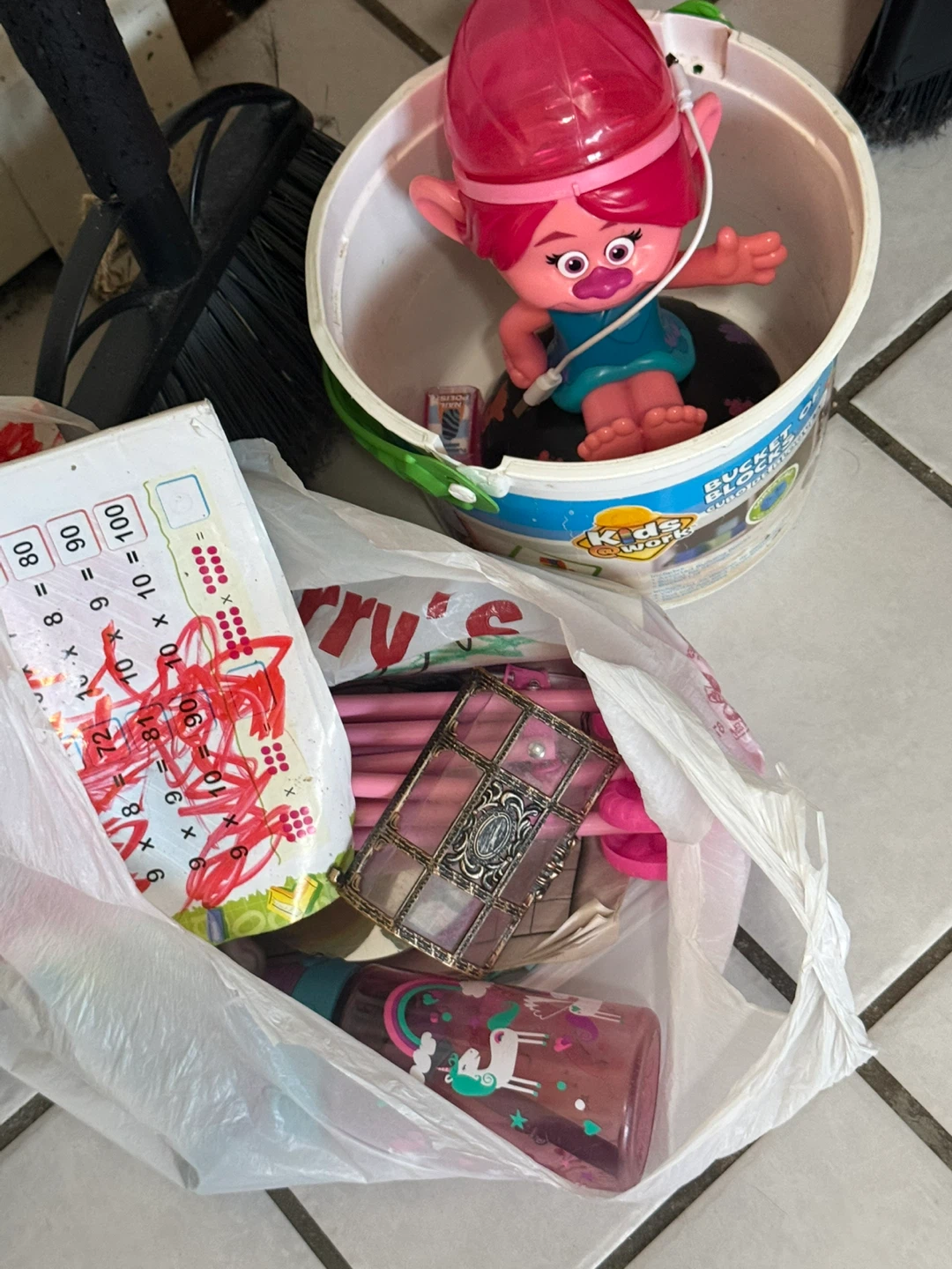 Poppy Troll Bucket Toy and Kids Bundle
