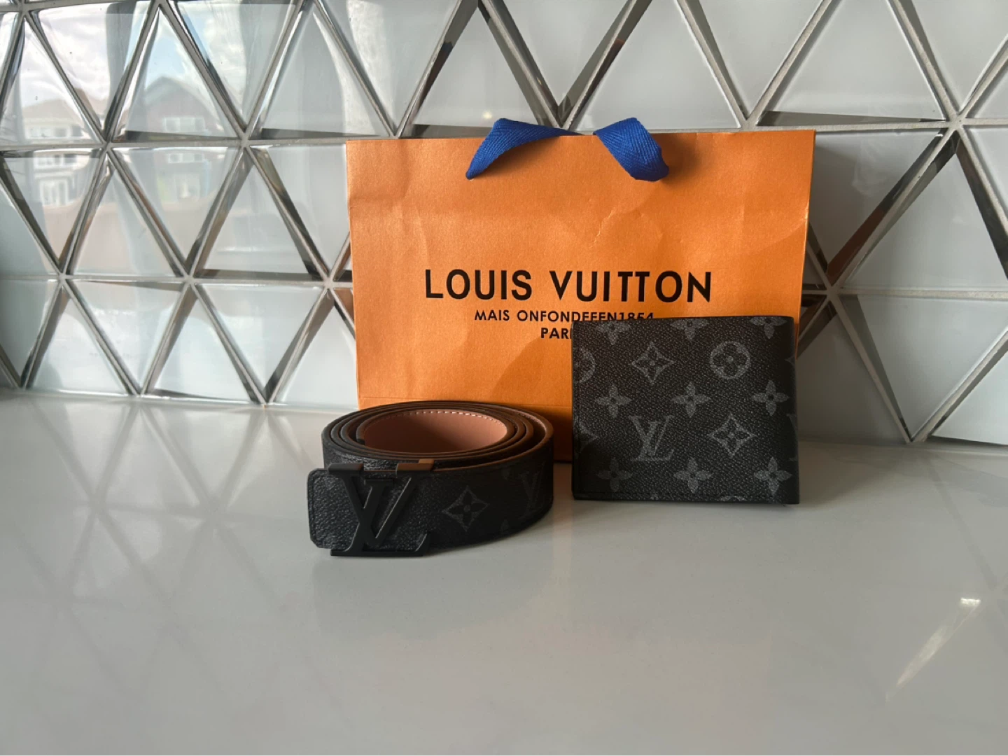 Louis Vuitton Belt and Wallet Set - photo 3
