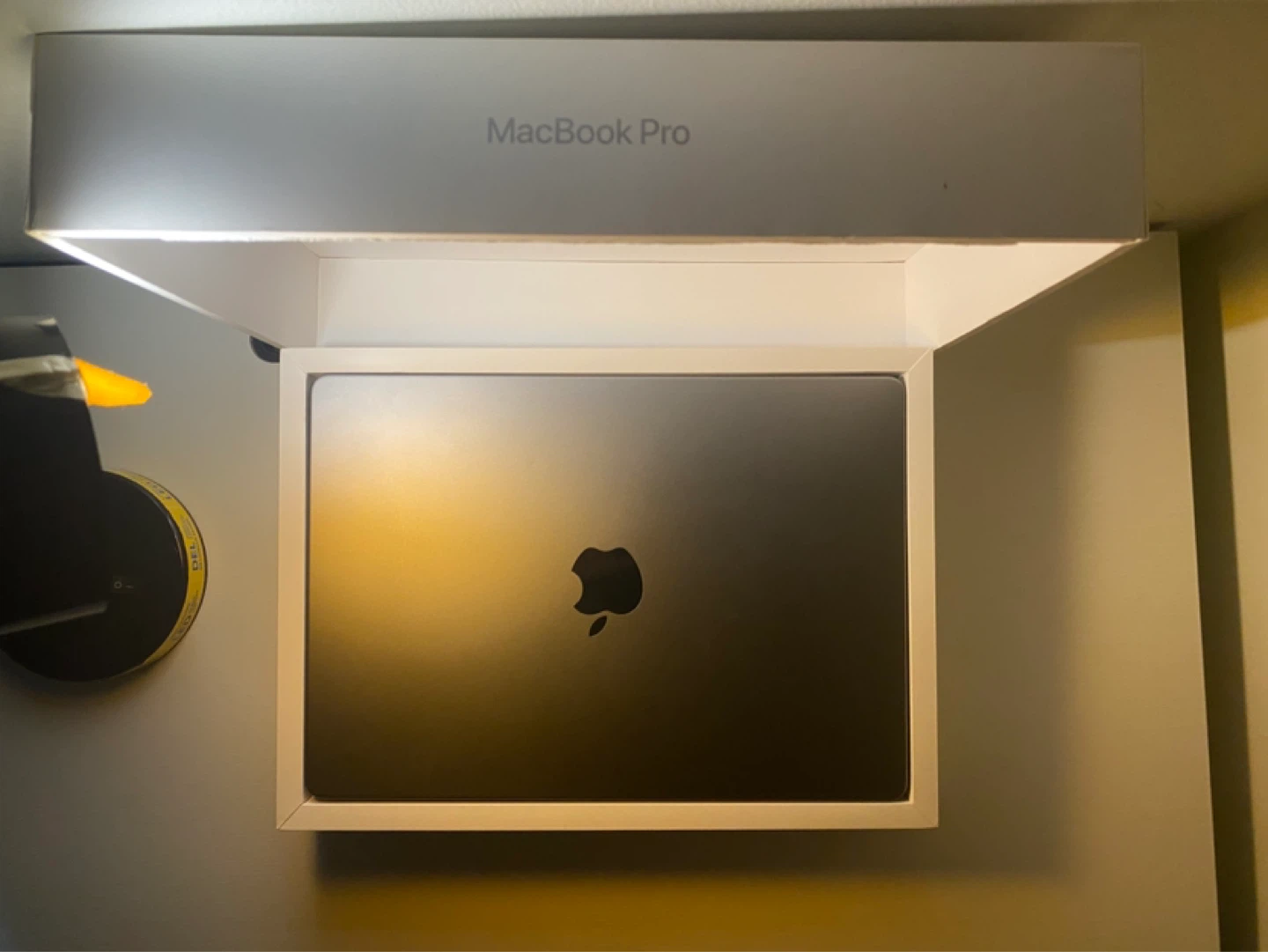 Apple MacBook Pro M3 14-inch - photo 2