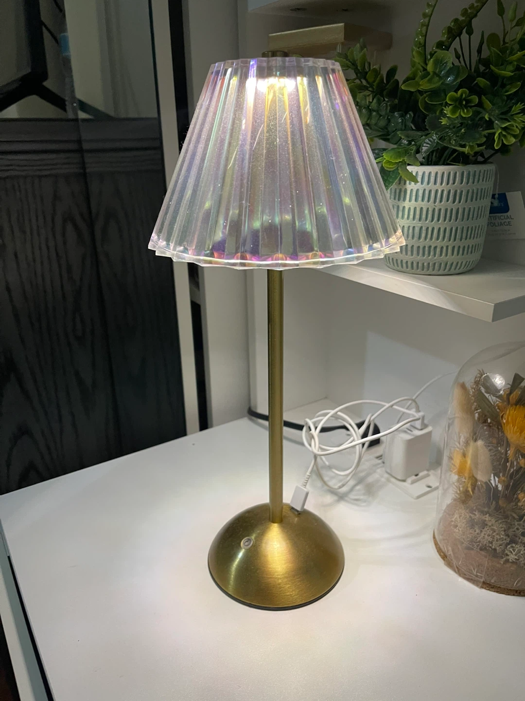 Gold & Iridescent Pleated Table Lamp - photo 2
