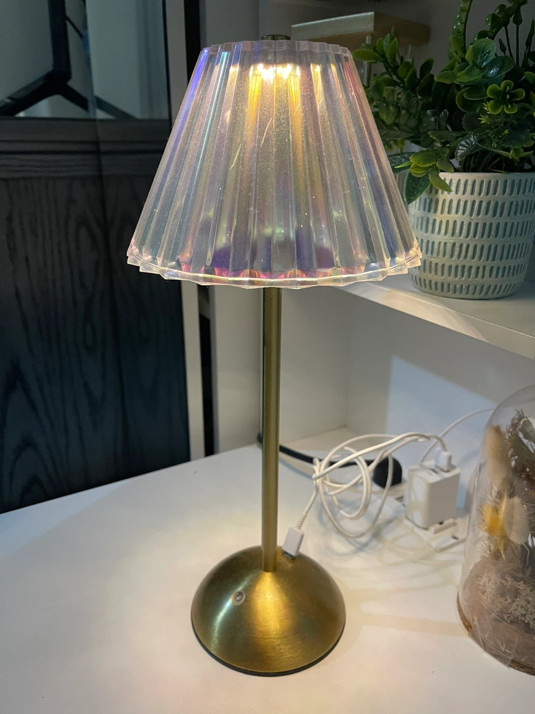 Gold & Iridescent Pleated Table Lamp - photo 4