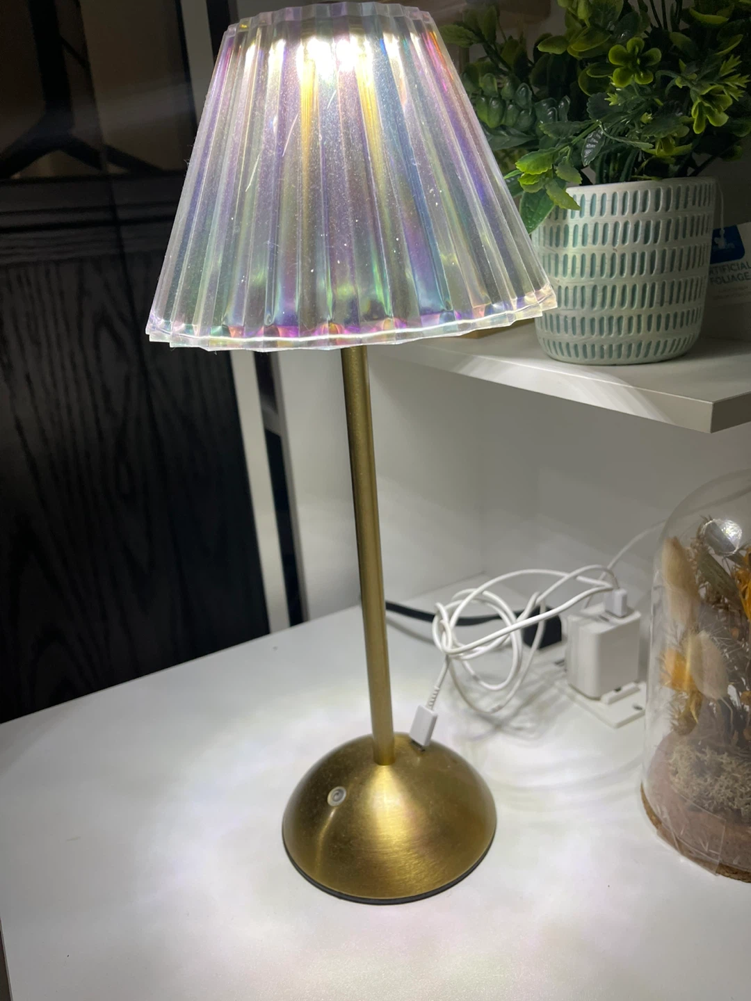 Gold & Iridescent Pleated Table Lamp - photo 3