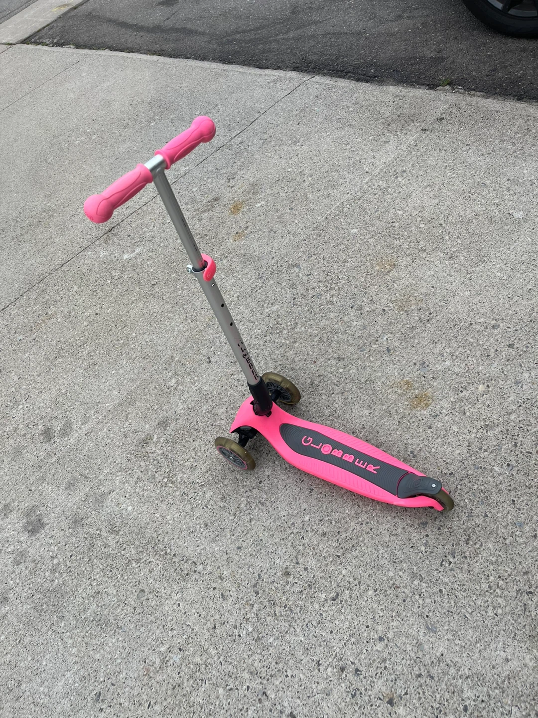 Globber Pink 3-Wheel Scooter