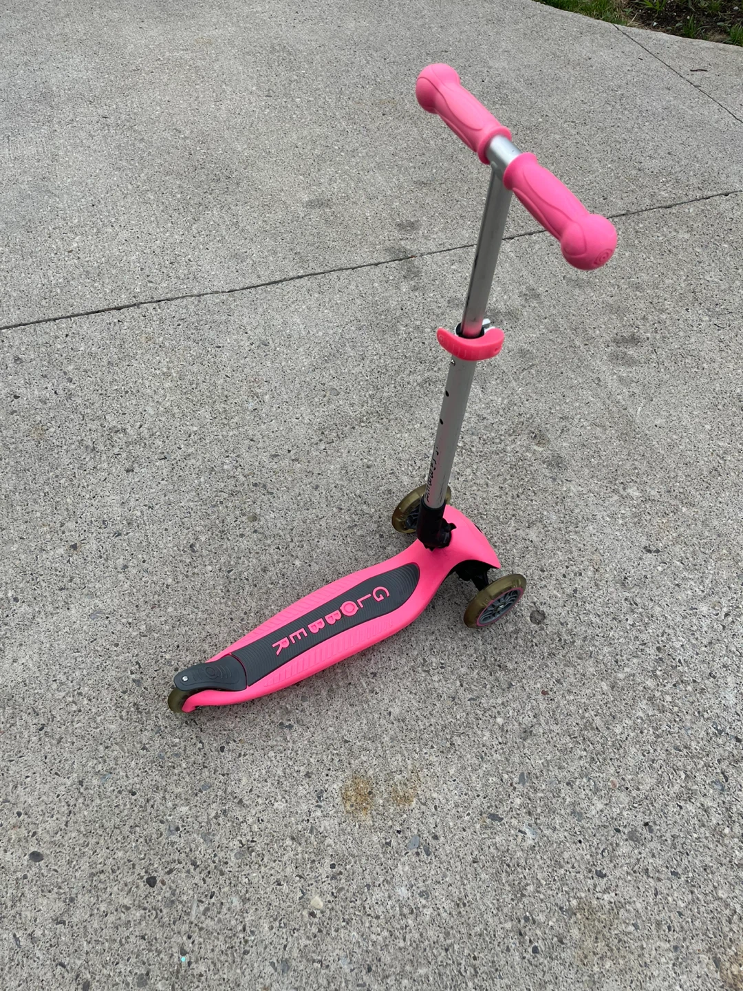 Globber Pink 3-Wheel Scooter - photo 2