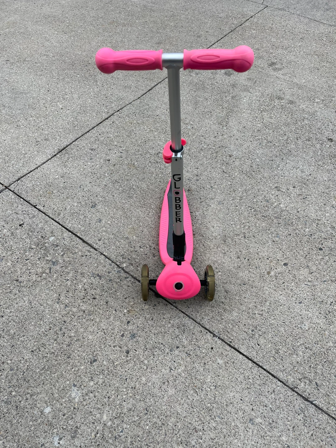 Globber Pink 3-Wheel Scooter - photo 3