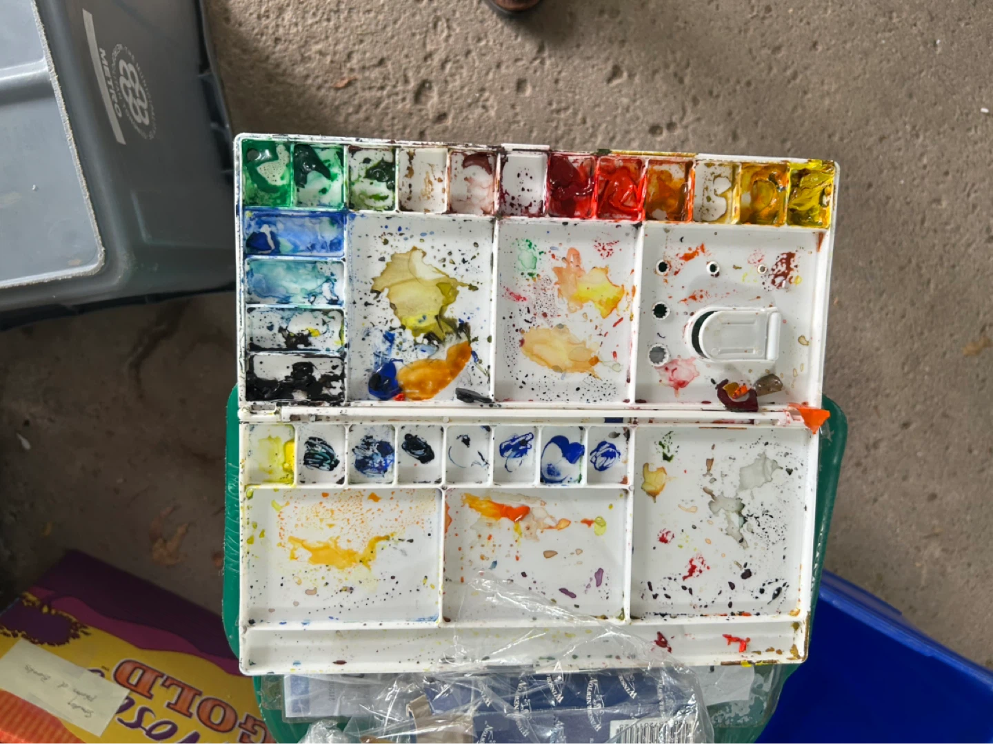 Used Watercolour Paint Palette with Brushes - photo 2