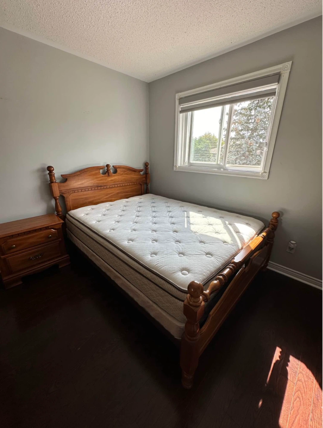 Wooden queen size bedset - photo 2