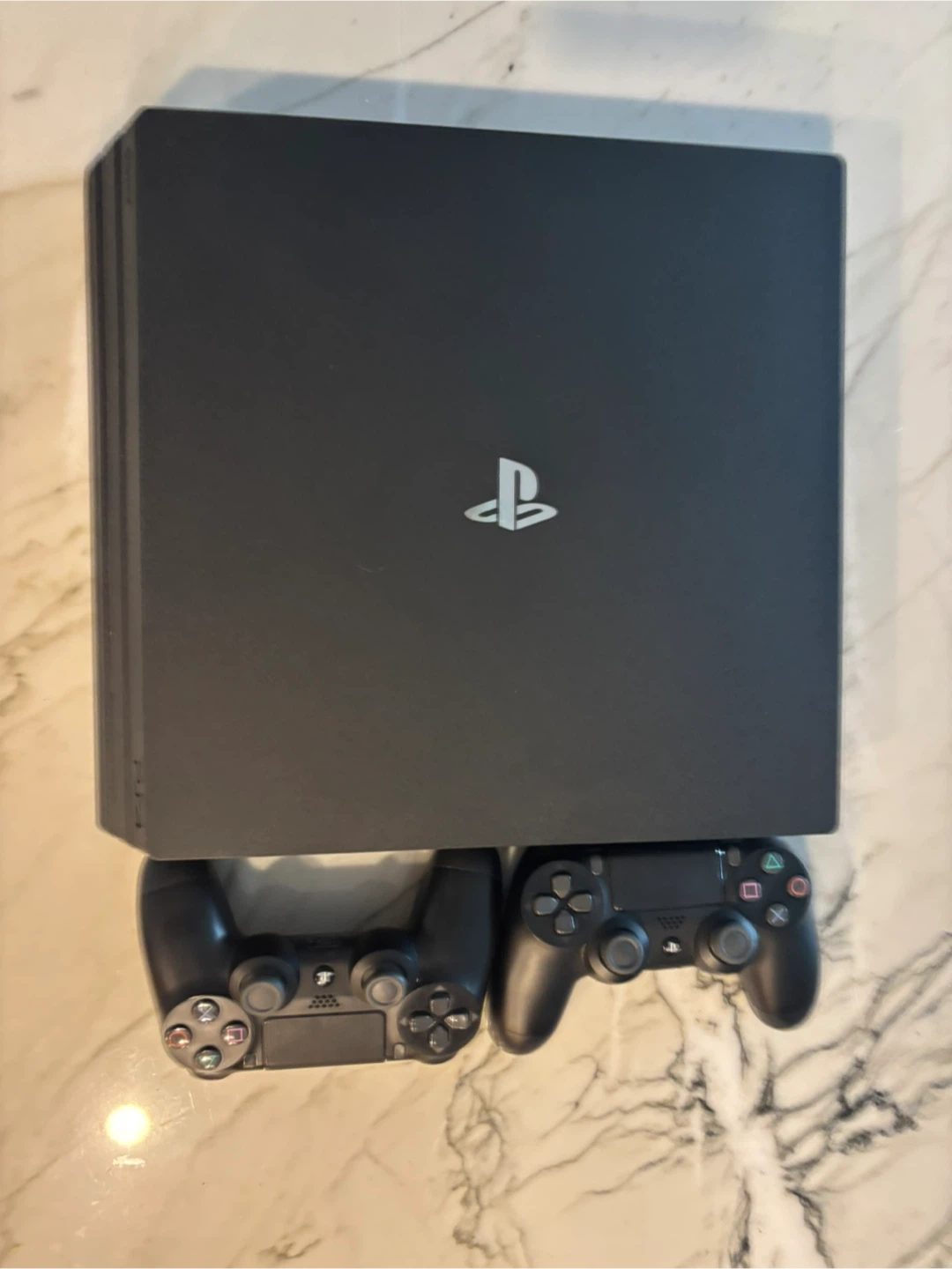 PS4 PRO 1TB STORAGE WITH 2 CONTROLLERS