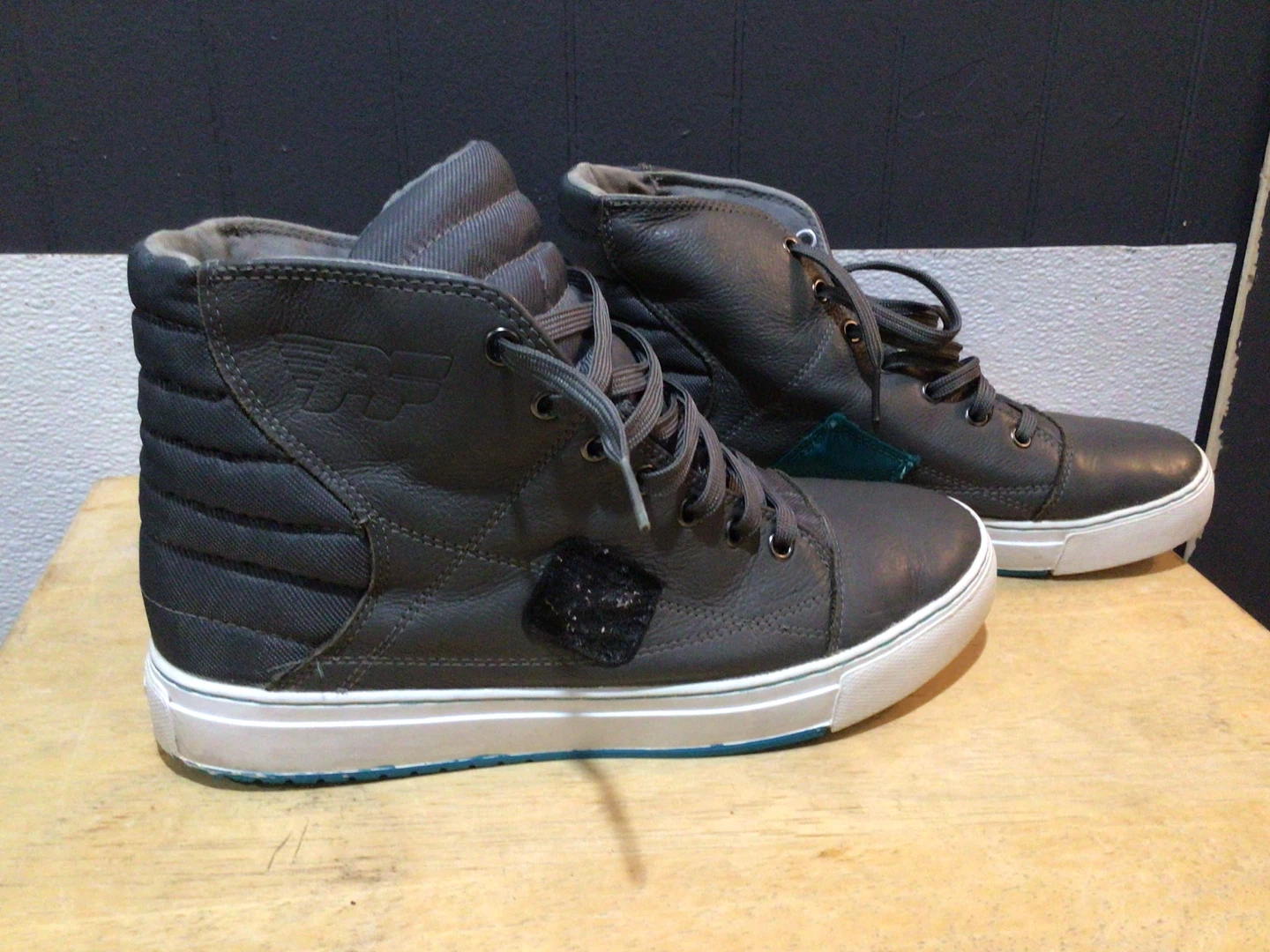 Pf flyers… basketball shoes - photo 4