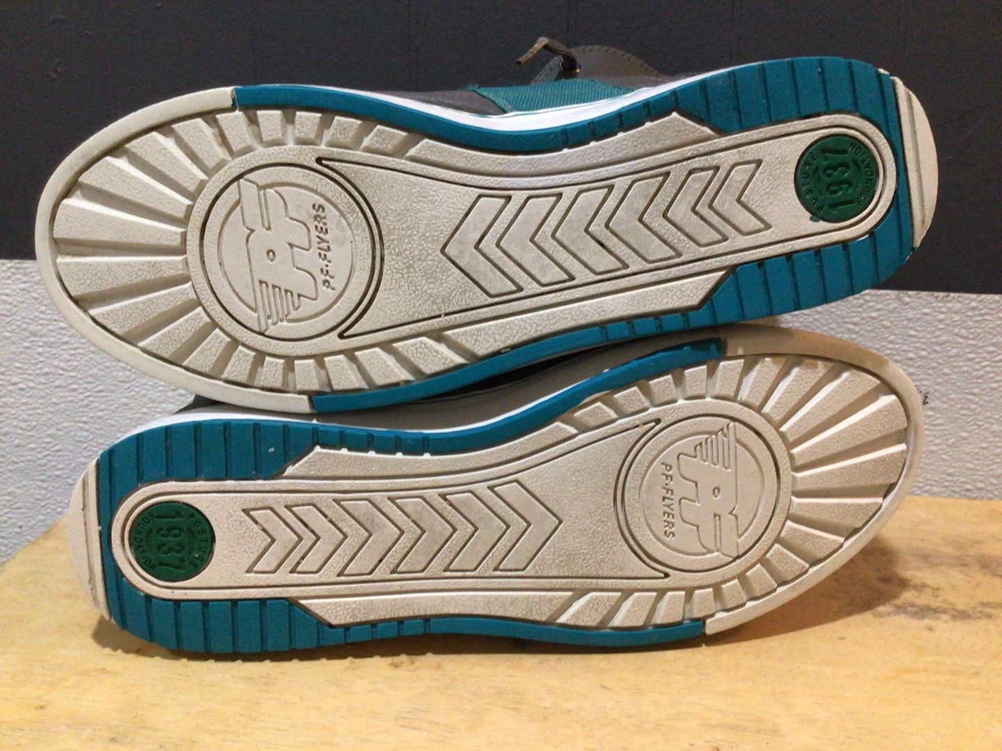 Pf flyers… basketball shoes - photo 5