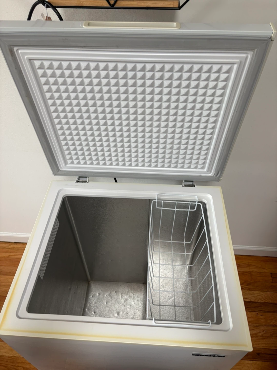 Thomson Chest Freezer - photo 2