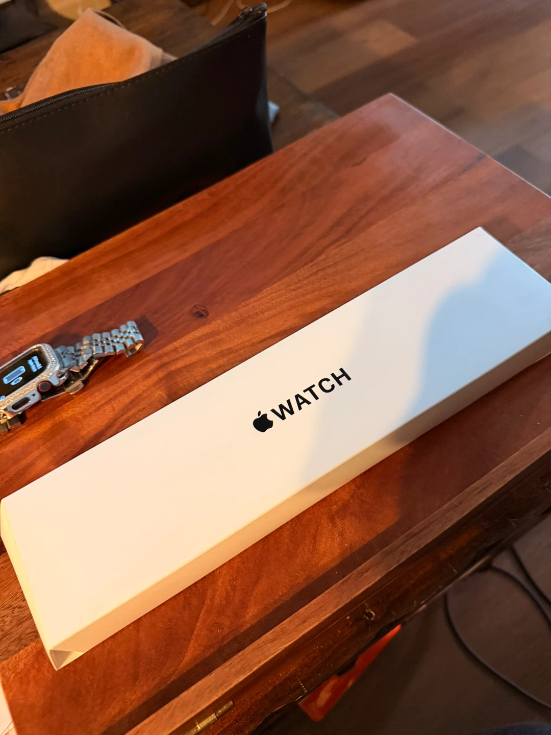 Apple Watch SE Space Gray Aluminum 44mm - photo 3