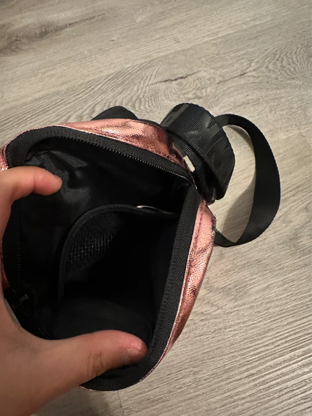 Victoria’s Secret PINK Sport Crossbody Bag - Foil Rose - photo 5