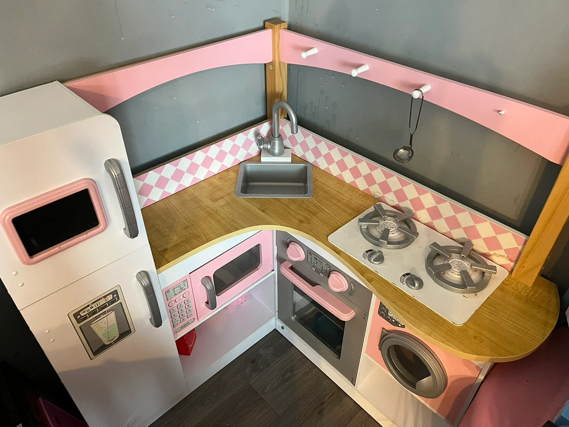 Kids Play Kitchen