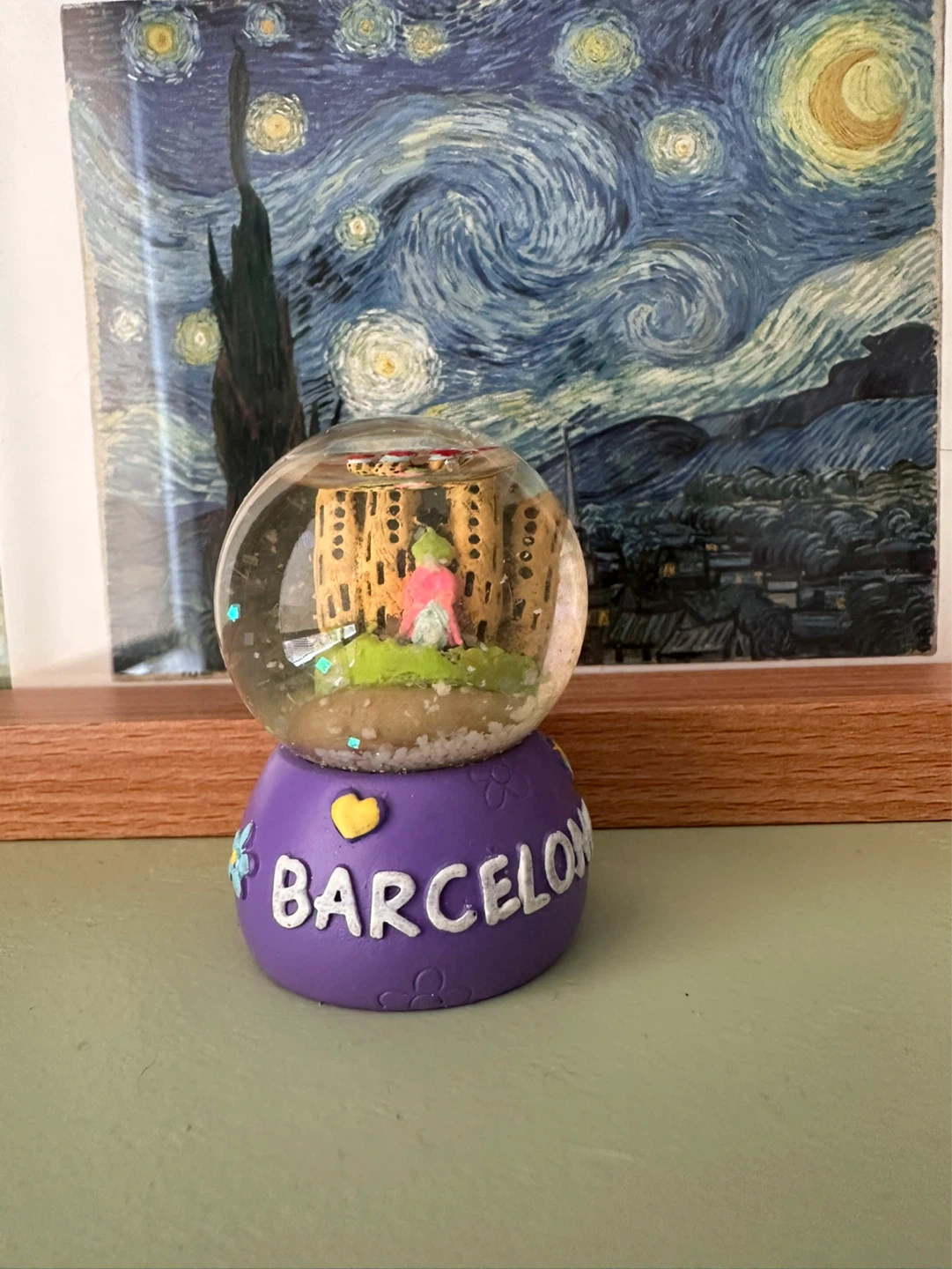 Barcelona Snow Globe