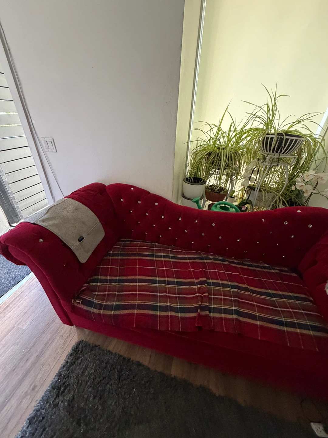 Red Tufted Chaise Lounge Sofa - photo 2